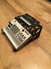 Korg Volca stand for 1 to 4 Volcas (Modular design)
