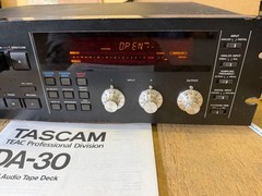 Tascam DA-30 Professional Digital Audio Tape Deck DAT Recorder powers on /manual