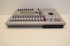 Yamaha AW16G 16-Track Professional Analog/Digital Audio Workstation w/Power Cord
