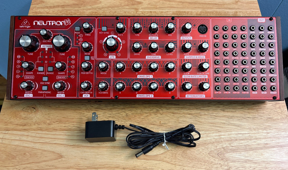 Behringer NEUTRON Synthesizer – Red – Pre-Owned – In Great Condition