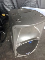 1 Mackie SRM 450 Powered PA Speakers SRM450