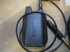 Shure GLXD16 Digital Wireless Guitar Pedal System. Has Spare Ion Battery & Cable