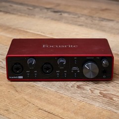 Focusrite Scarlett 2i2 (3rd Gen) USB Audio Interface Studio Recording U284836