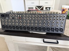 Mackie CR1604-VLZ 16-Channel 4-Bus Analog Mixer w/ Phantom Power