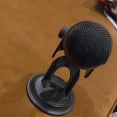 Blue Yeti USB Desktop Microphone Gray Black Mute Switch Adjustable Gain