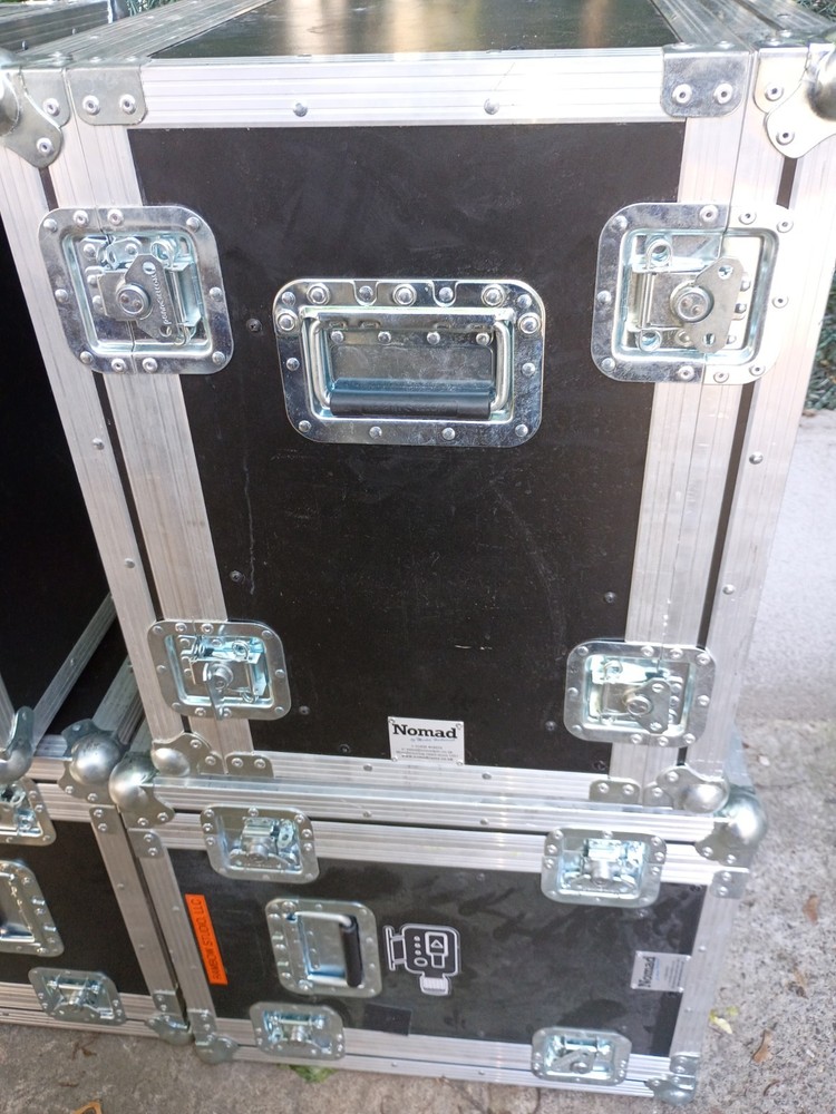 Nomad Flight/Road-Ready Aluminum Case Black/Silver 12U 32x24x16″