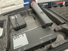Samson SH-2 Shure SM58 Mic Kit w/VHF FM SR-22 Receiver & VT-1 VR-1 DJ Equipment