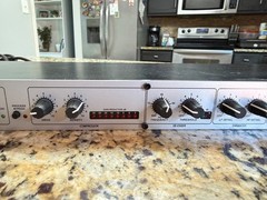 dbx 286s Microphone Preamp Channel Strip Processor w/ Compression & De-Esser
