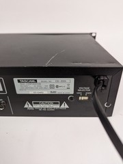 TASCAM CD-200i Rackmountable CD Player with iPod Dock – No Remote
