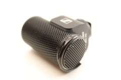 Sennheiser MKE 200 Mic with Windscreen Cables Manual Works Cosmetic Damage Loose