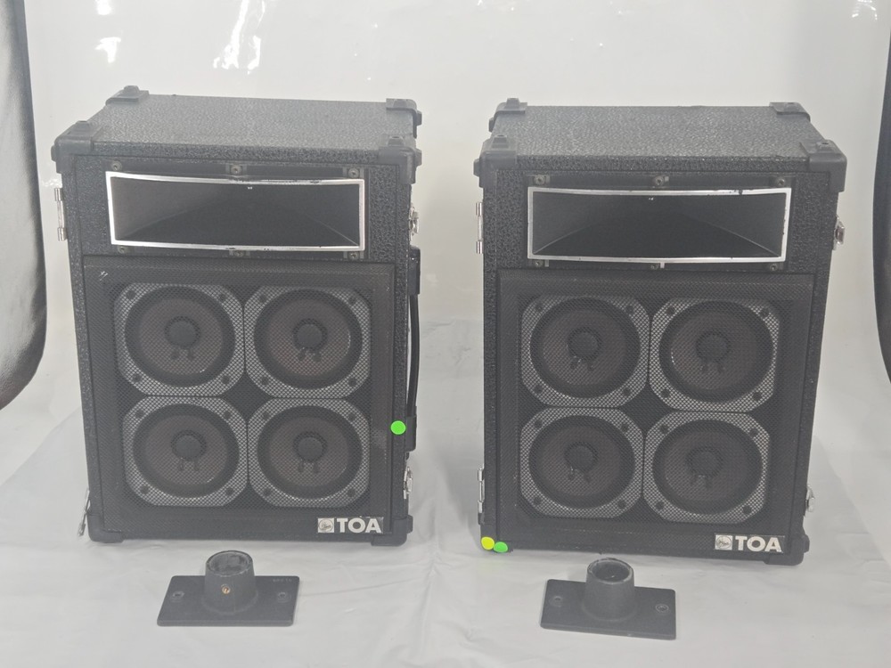 TOA RS-20 PA speakers 400 watts – Stage Monitor Speakers..One of the 8 is damage