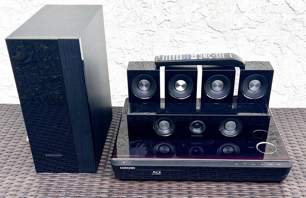 Samsung HT-BD1250 5.1 Channel Blu-Ray Player Home Theater System w/ Subwoofer