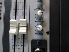 Mackie Onyx 3280 Mixing Console….Good Condition