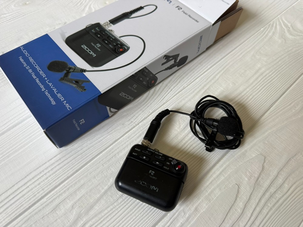 Zoom F2 32-Bit Float Field Recorder Non-Bluetooth Portable Digital Audio – BOX