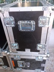 Nomad Flight/Road-Ready Aluminum Case Black/Silver 12U 32x24x16″