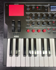 KORG Modwave MKII 37 Key Wavetable – Synthesizer – Tested!