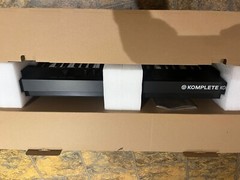 Native Instruments Komplete Kontrol A49 Smart Keyboard Controller