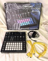 Novation Circuit Mono Station Analog Synthesizer Excellent w box cables sequence