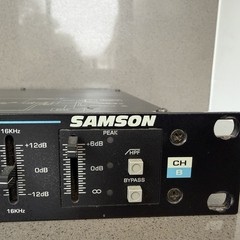 Samson E30i Dual 15 Band Graphic Equalizer Constant Q Rack Mount EQ XLR 1/4”