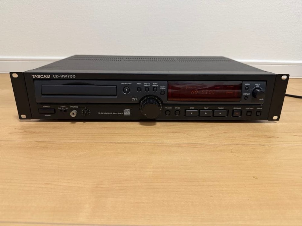 TASCAM CD-RW700 Professional CD Recorder Player Pro Audio Studio TEAC Music