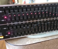 Behringer Ultra-Graph Pro GEQ3102 Ultra-Musical 31-Band Graphic Equalizer READ