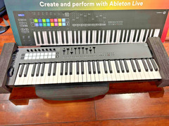 Novation Launchkey 61 MK2 / V2 61-Key USB MIDI Keyboard