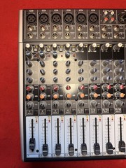 Behringer XENYX X1222USB Premium 16-Input 2/2-Bus Mixer