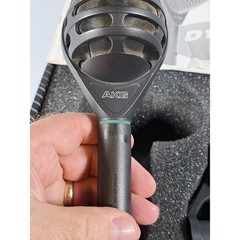AKG D112 Dynamic Microphone Kick Drum Bass Mic Made in Austria with Box & Clip