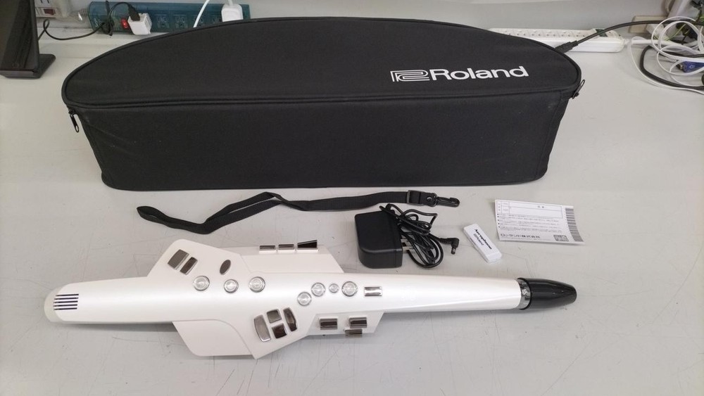 ROLAND Aerophone AE-10
