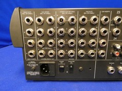 Mackie SR24-4-VLZ Pro 24-4-2, 4-Bus Analog Mixing Console w/Premium XDR Pre-Amps