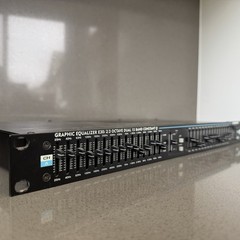 Samson E30i Dual 15 Band Graphic Equalizer Constant Q Rack Mount EQ XLR 1/4”