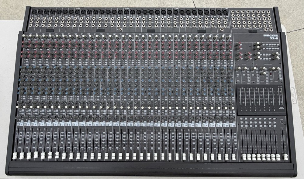Mackie 32-8 8-Bus Audio Mixing Console w/ 220W Power Supply
