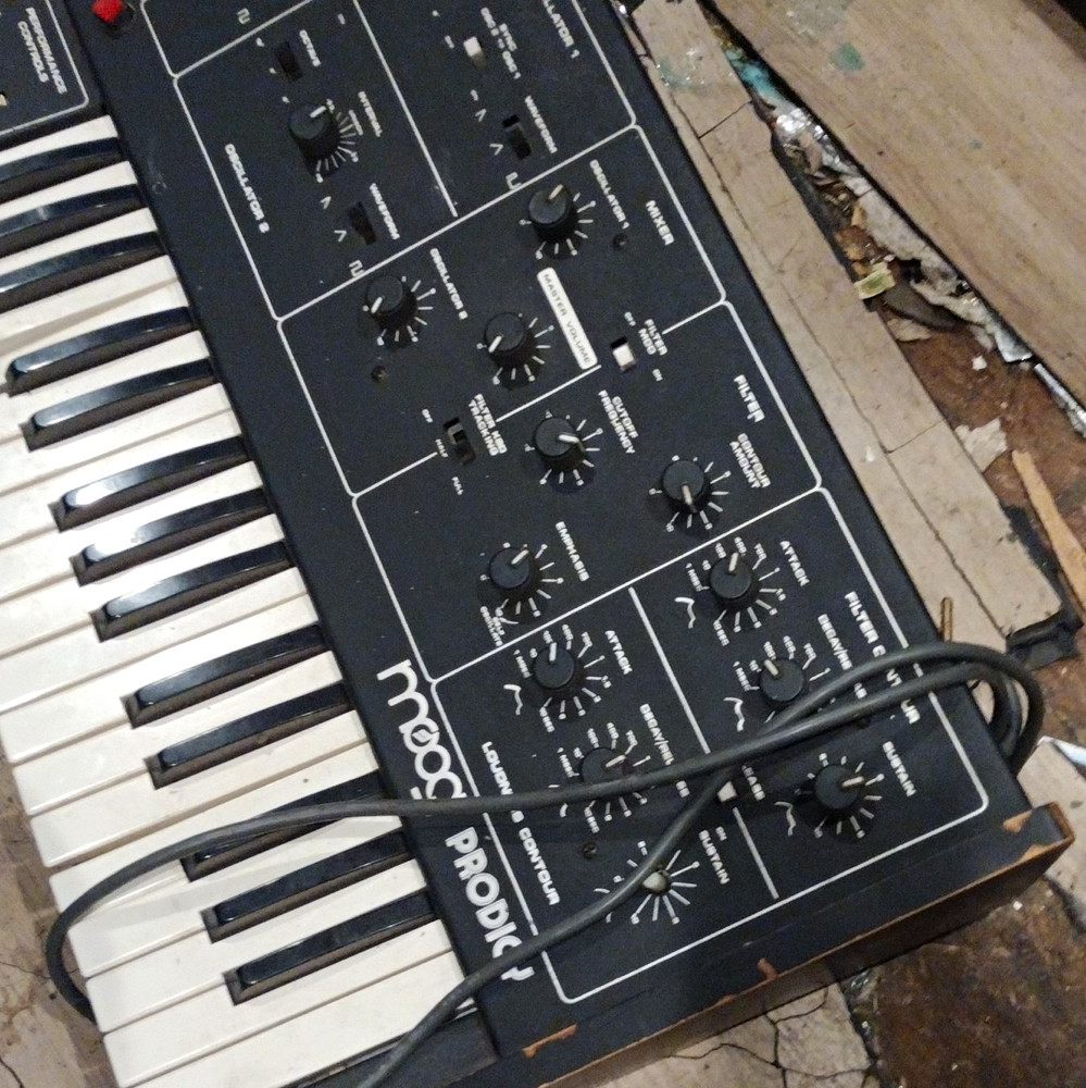Moog Prodigy 32-Key Analog Keyboard Synthesizer MPN PRODIGY