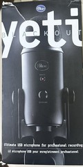Blue Yeti Professional Multi-Pattern USB Condenser Microphone – Blackout A9