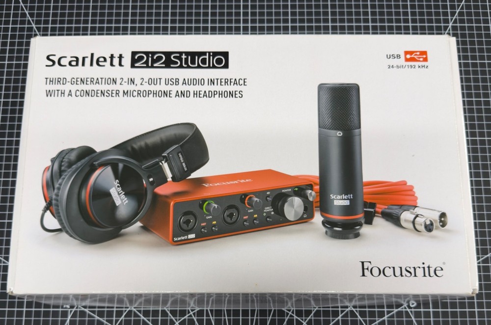 Focusrite Scarlett 2i2 Studio 3rd Gen Recording Bundle – Excellent Condition!