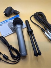 Samson Q2U USB/XLR Dynamic Microphone Podcast Recording Pack Open Box Complete