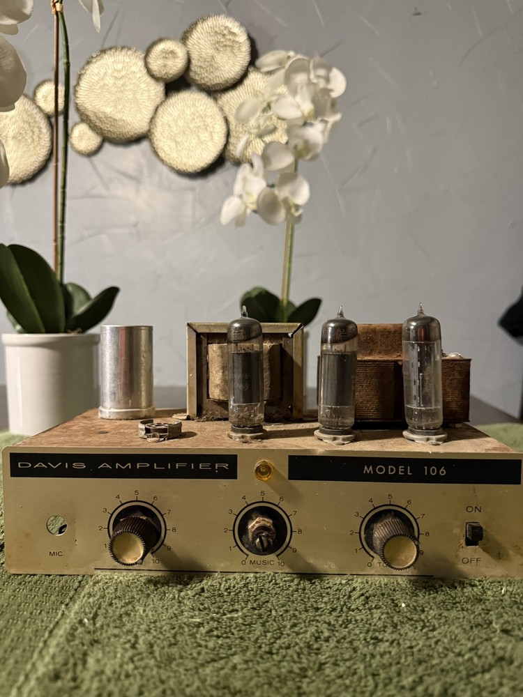 Vintage J W Davis Amplifier Model 106 RARE!!