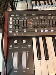 Used Great Condition Behringer DeepMind 6 37-Key 6-Voice Analog Synthesizer