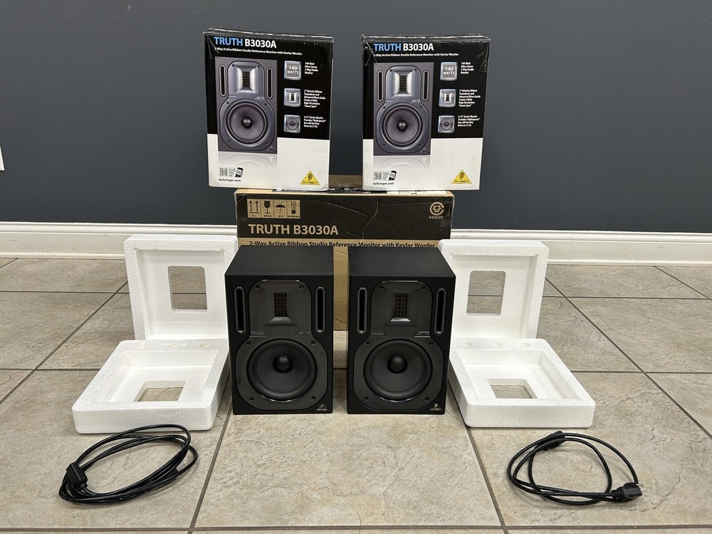 Behringer TRUTH B3030A 2-Way Active Studio Monitors w/ Kevlar Woofer & Tweeter