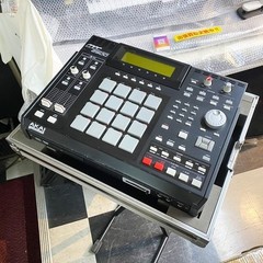 AKAI Professional MPC2500 Sampler Drum Machine 128MB DVD Drive OS 1.22 w/ Case