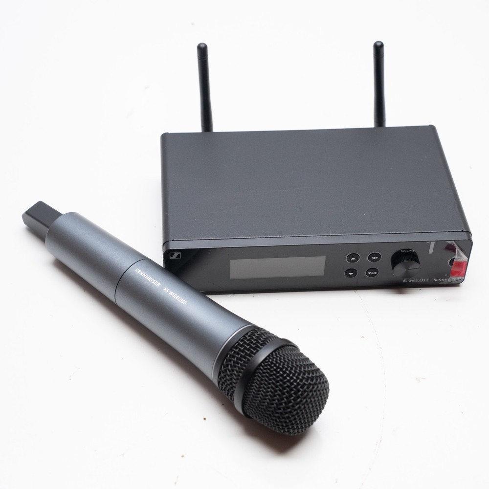 Sennheiser XS Wireless 2 Microphone System 548-572 MHz SKM-XSW Microphone