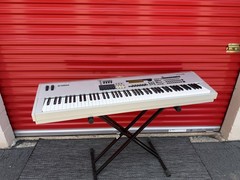 Yamaha MO8 88-Key Workstation Synthesizer Keyboard w/ Power Supply – Tested