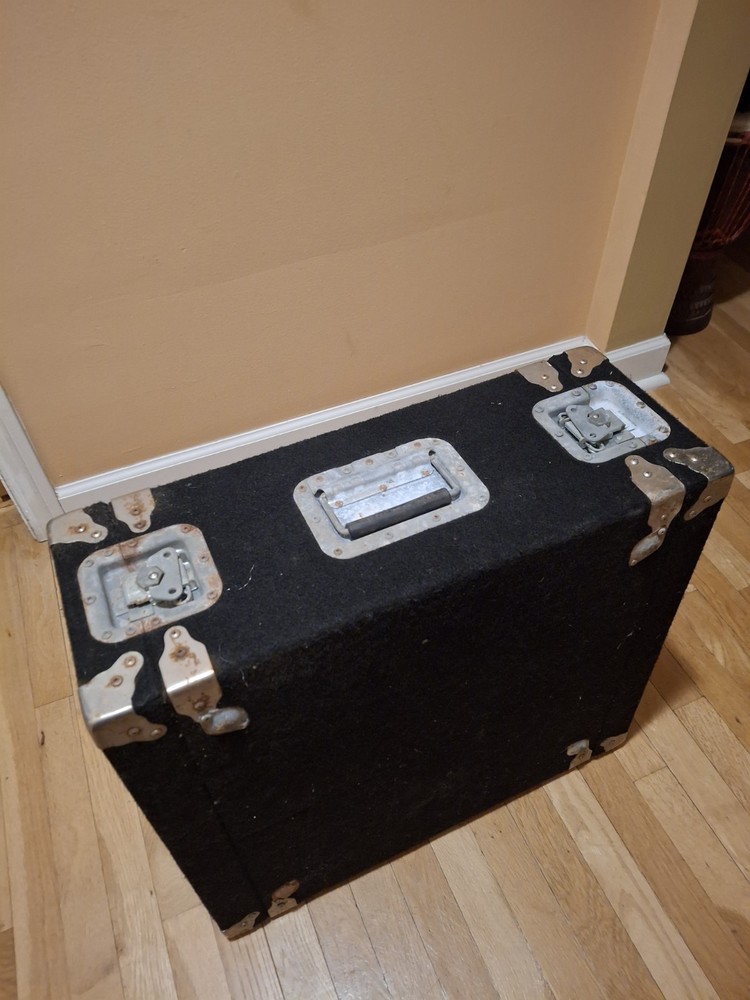 Vintage On- Stage Amp Carrying Case 21″ X 23″ X 9″, 30 Lbs