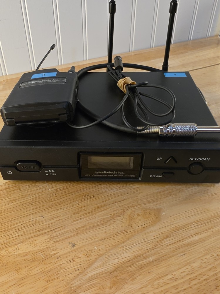 Audio-Technica ATW-R2100a Receiver 487-507MHZ With Transmitter ATW-T210 & AT829