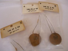 10 – NOS/NIB Circle D Ceramic Disk Capacitors 140 pfd @ 5 kv