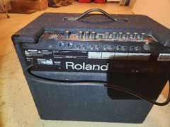 Roland KC-550 180W 4 Channel Mixing Keyboard Amplifier – Black