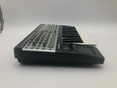 Novation ReMOTE 25 SL MIDI Controller Keyboard USB DAW Control – Tested Working