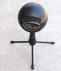 Logitech Blue Snowball Ice Microphone Tripod Stand w/ USB Cable Tested & Working