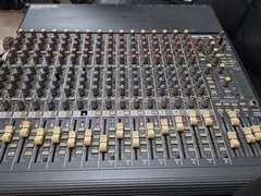 Mackie CR-1604 VLZ 16-Channel 2-Bus Mic/Line Mixer Console