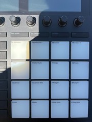 Native Instruments MASCHINE MK3 MIDI Controller
